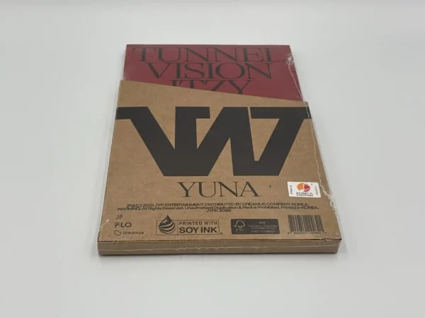 ITZY – TUNNEL VISION (Member Ver.) YUNA back