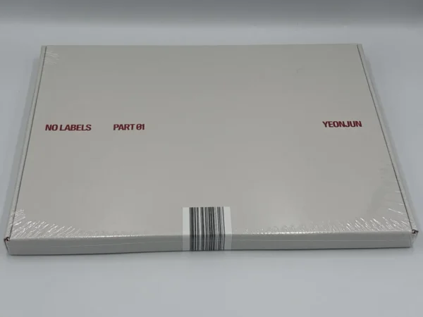 YEONJUN 1st Mini Album “NO LABELS: PART 01” (Weverse Album Version)