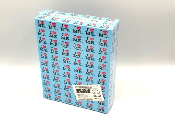 ILLIT 1st Single Album - NOT CUTE ANYMORE (ILLIT x Ashley Williams Pouch Ver.)
