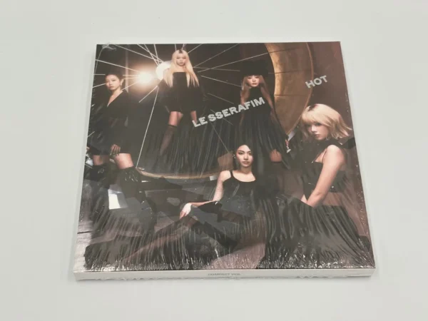 LE SSERAFIM 5th Mini Album - HOT (Compact version)